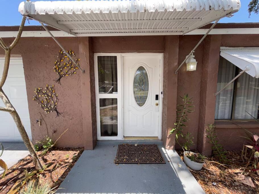 Lakeside Retreat - 3 Bedroom, 2 Bathroom House By The Lake Lakeland Exterior foto