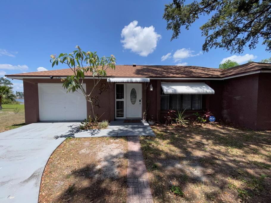 Lakeside Retreat - 3 Bedroom, 2 Bathroom House By The Lake Lakeland Exterior foto